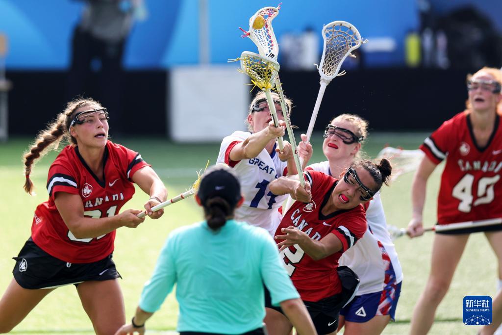 加拿大队战, 球员迪安, 在四川省成