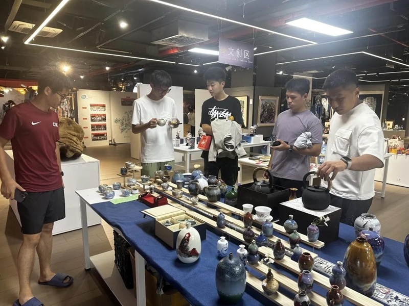 不仅为参赛, 体验特色文