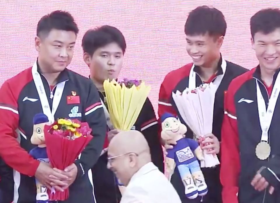 的现象, JQTqU, 与此同时